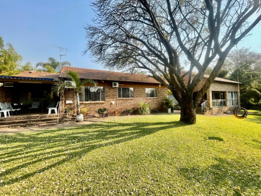 4 Bedroom Property for Sale in Safari Gardens North West